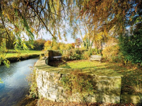 1 Bed in Ashford in the Water PK547